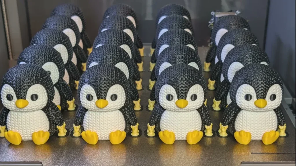 同じペンギンを19体まとめてプリントした完成品