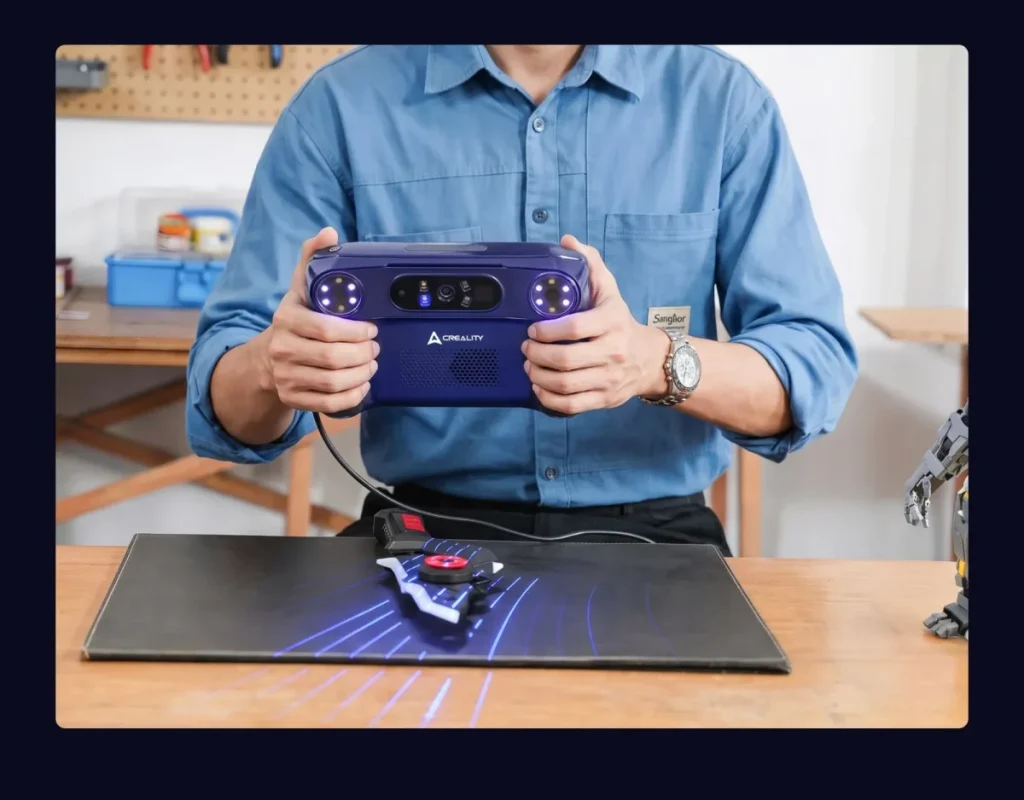 マーカーを貼らずにブルーレーザーでスキャンする様子